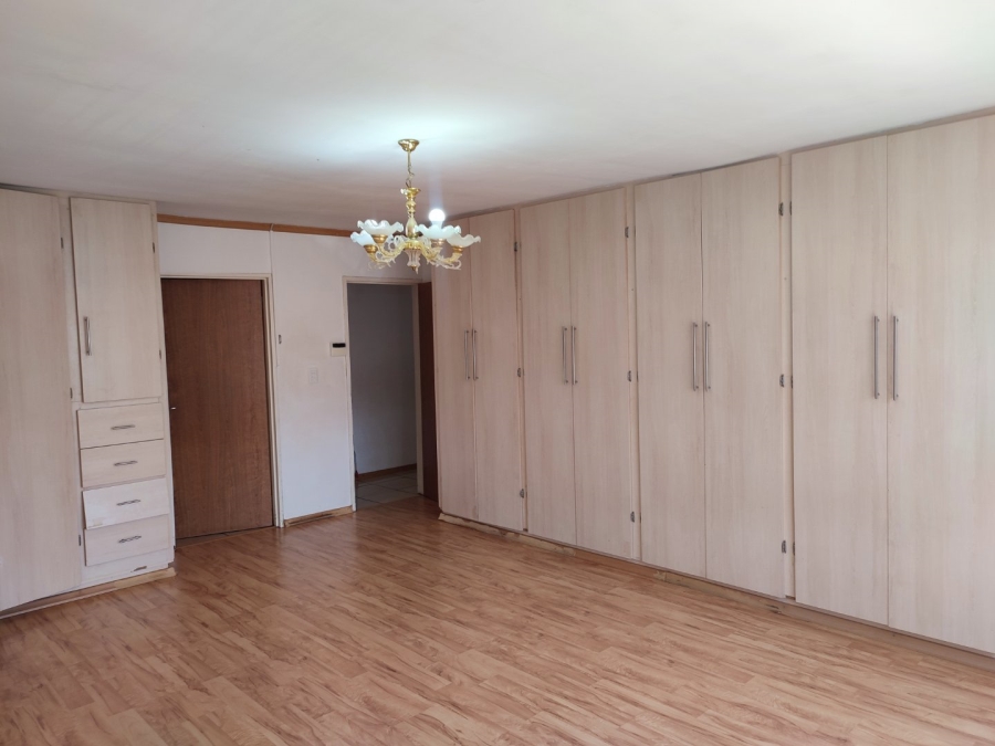 4 Bedroom Property for Sale in Fleurdal Free State